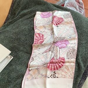 💥Brand new💥100% silk scarf Smithsonian # Vintage?